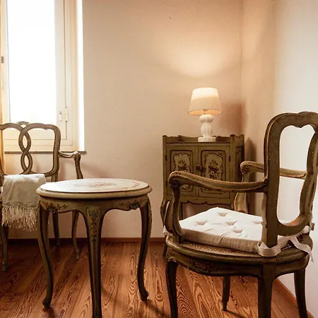 Arco Augusto Apartment *