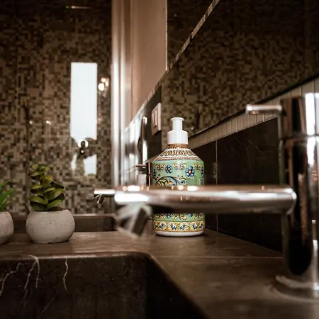 Arco Augusto Apartment *