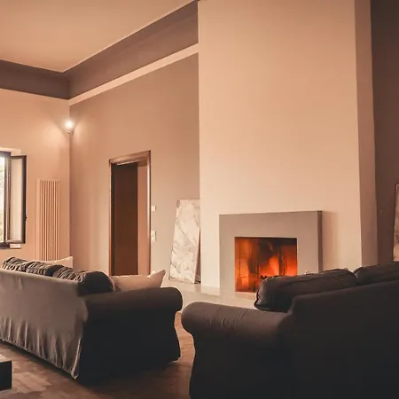 Arco Augusto Apartment
