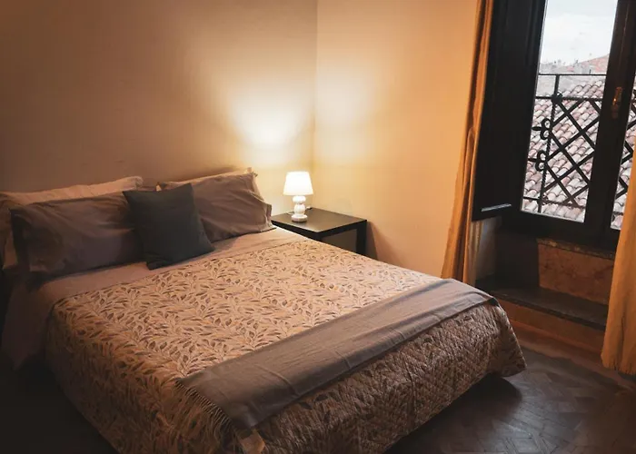 アパート Arco Augusto