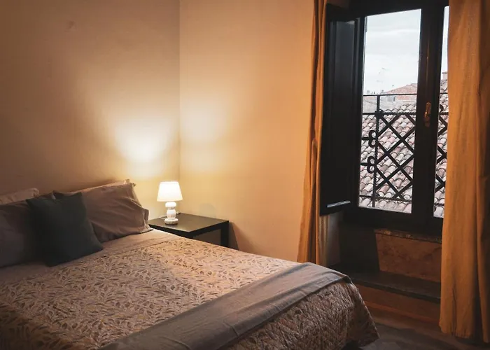 アパート Arco Augusto ファーノ